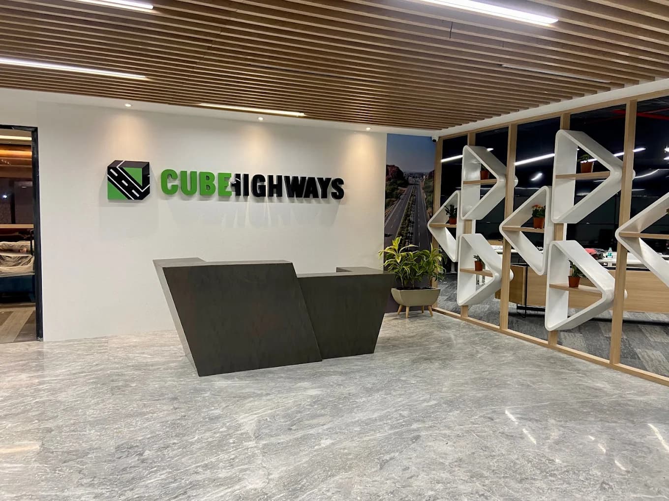 Thumbnail Premium Signage Showcase 3