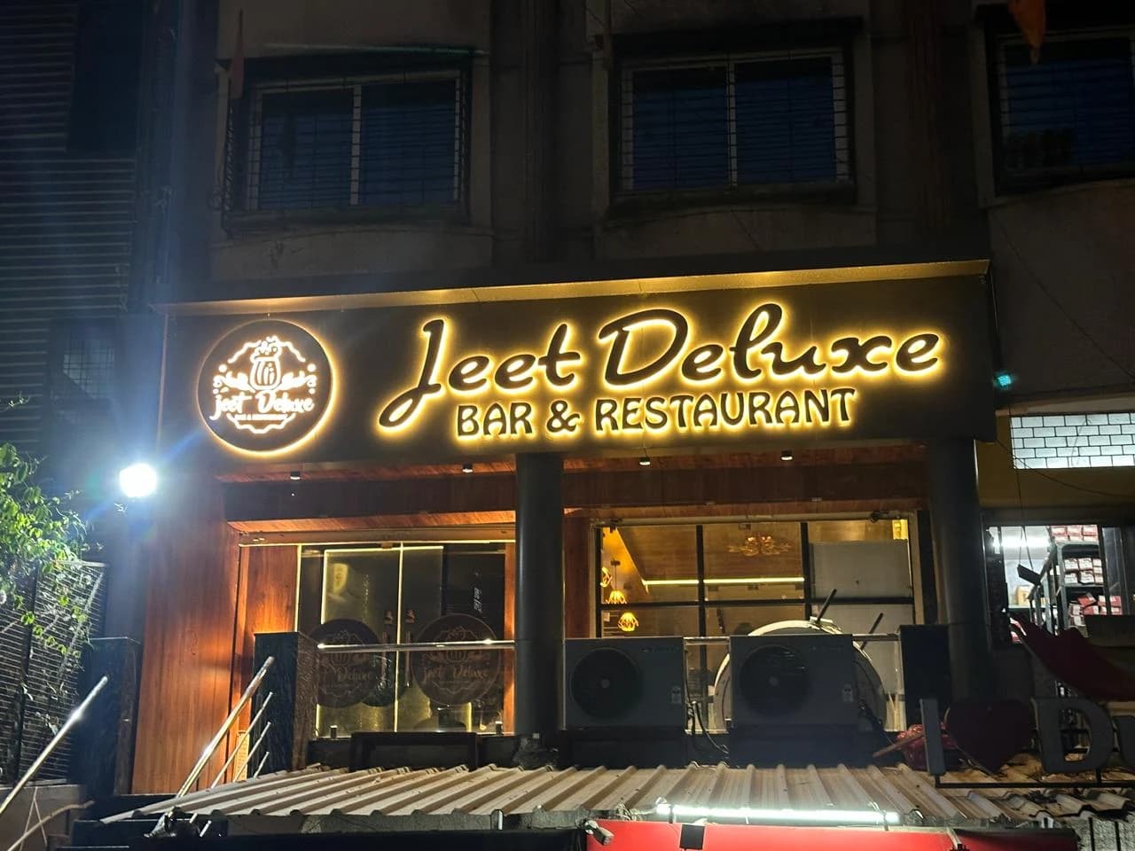 Thumbnail Premium Signage Showcase 7